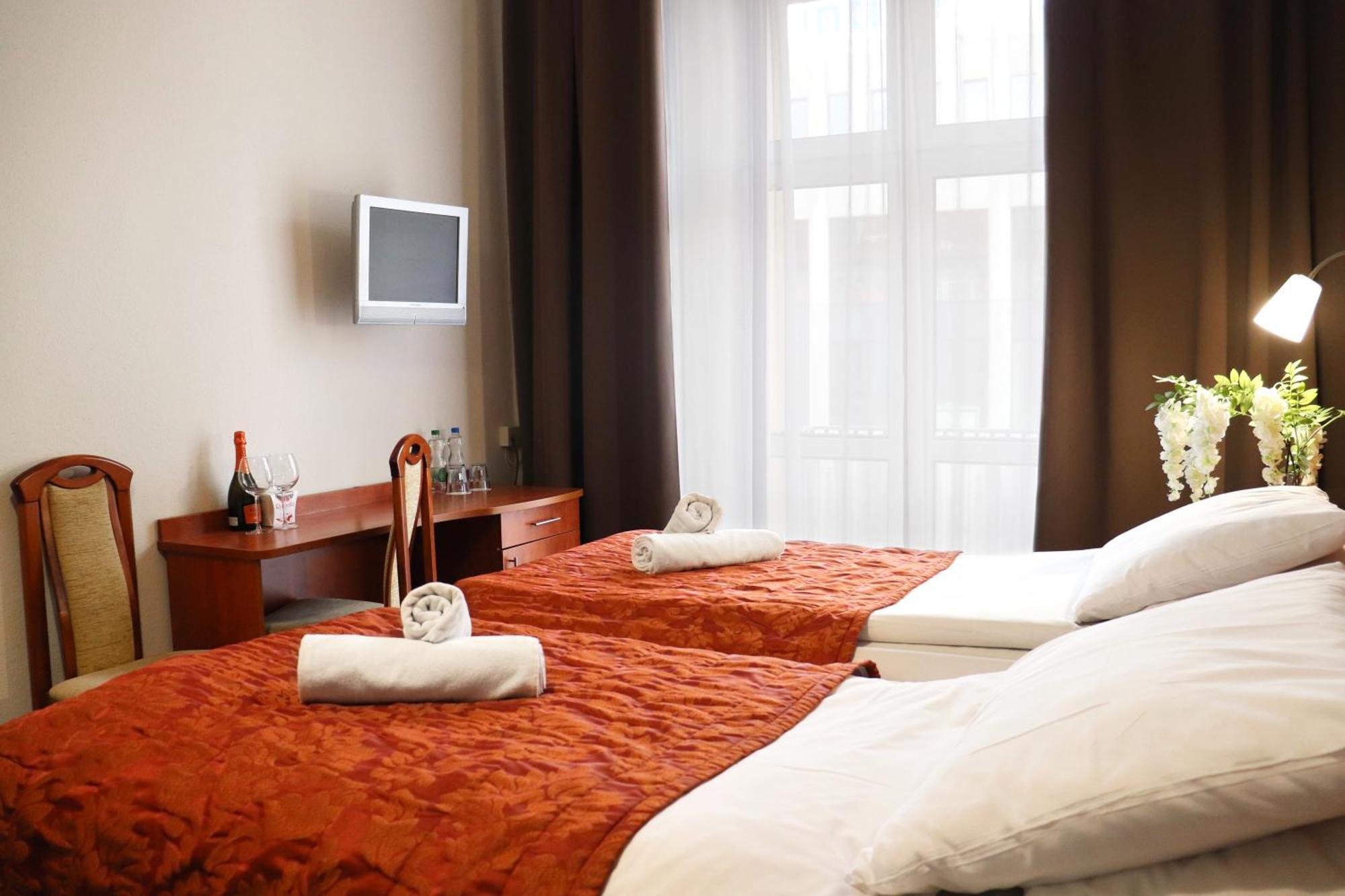 Hotel Polonia Centrum Wroclaw Ngoại thất bức ảnh