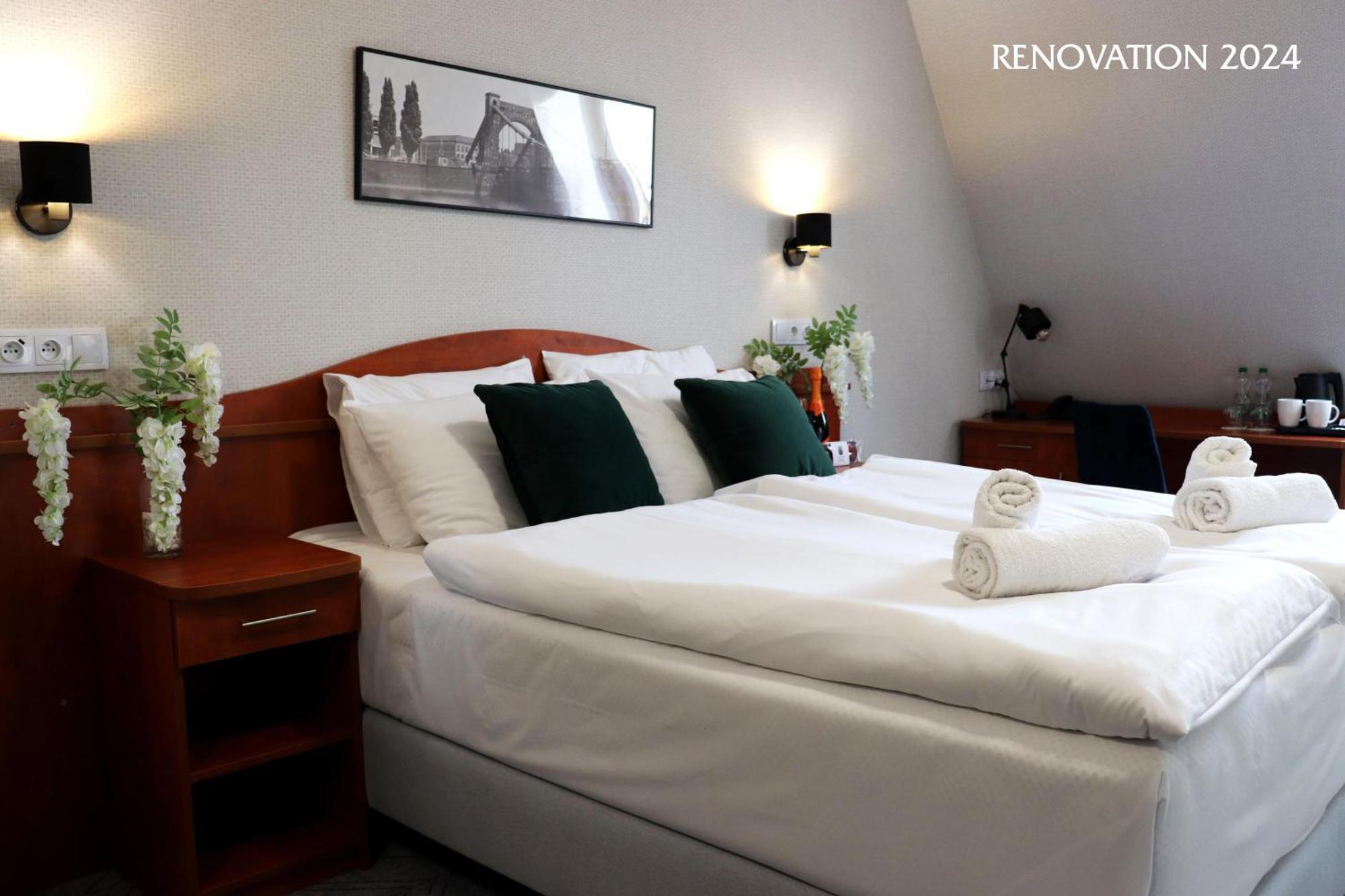 Hotel Polonia Centrum Wroclaw Ngoại thất bức ảnh